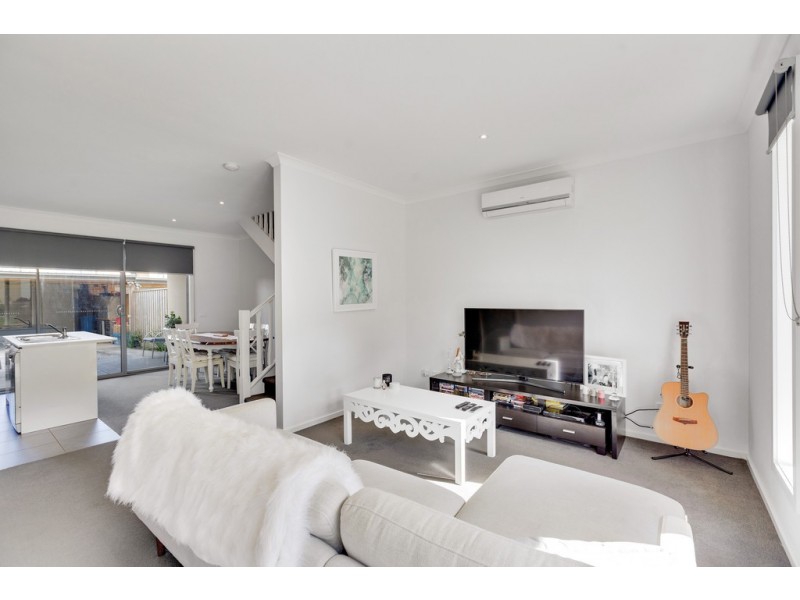 5 Nanea Path, Cranbourne VIC 3977