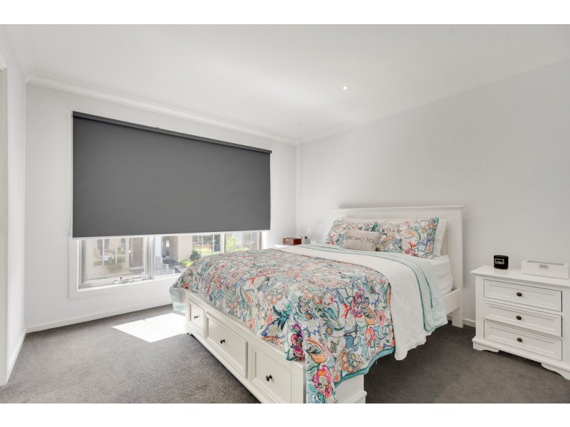 5 Nanea Path, Cranbourne VIC 3977