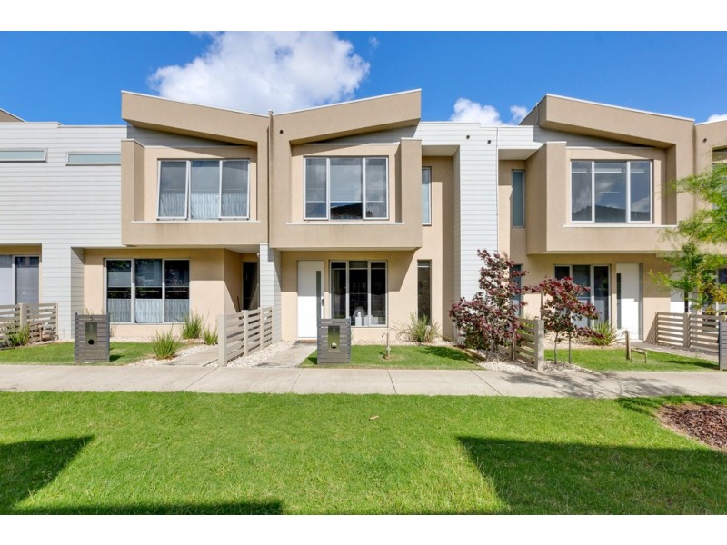 5 Nanea Path, Cranbourne VIC 3977