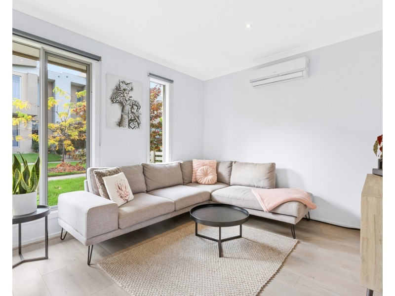 7 Nanea Path, Cranbourne VIC 3977