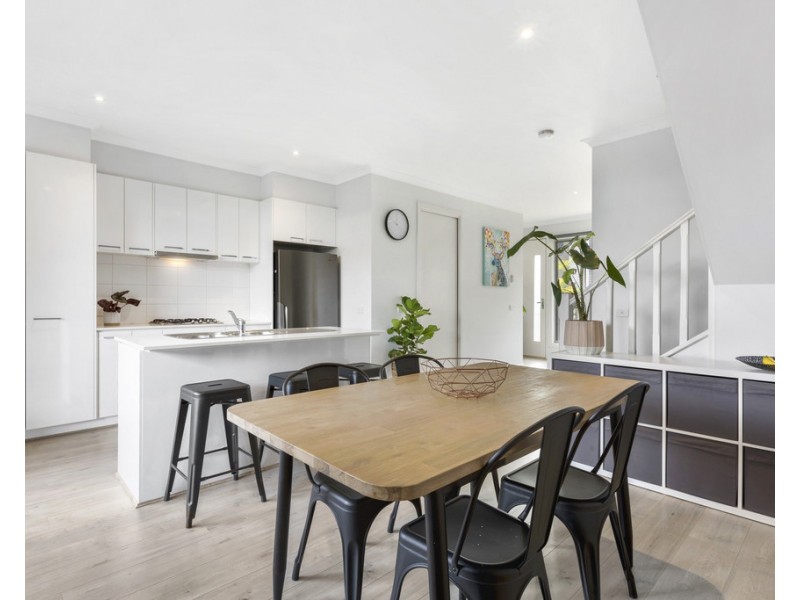7 Nanea Path, Cranbourne VIC 3977