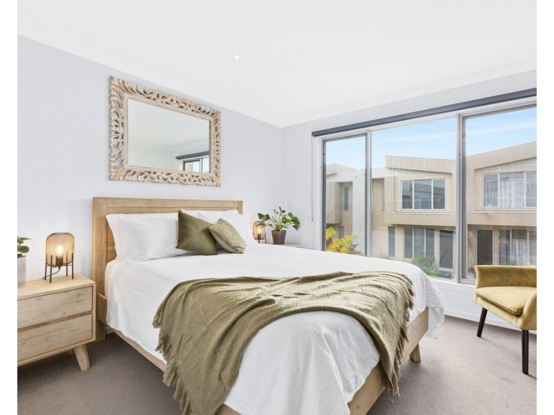 7 Nanea Path, Cranbourne VIC 3977