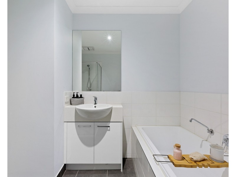 7 Nanea Path, Cranbourne VIC 3977