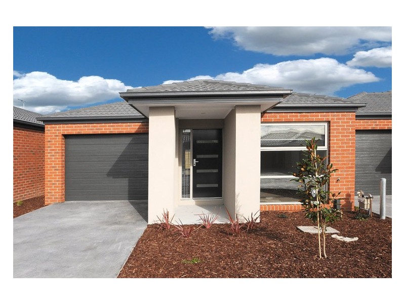 10 Hawkshead Place, Cranbourne North VIC 3977