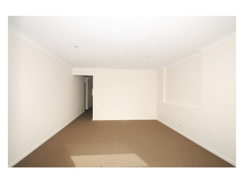 10 Hawkshead Place, Cranbourne North VIC 3977