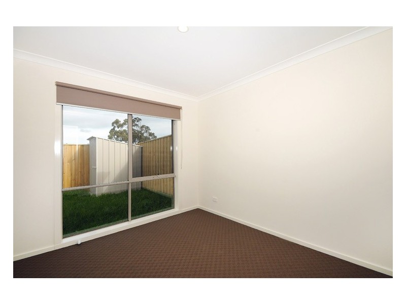 10 Hawkshead Place, Cranbourne North VIC 3977