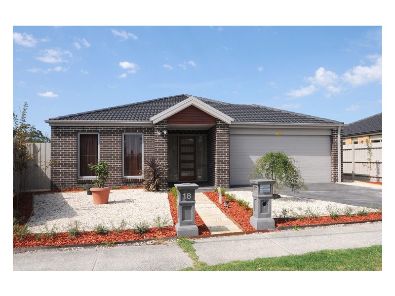 18 Lats Avenue, Carrum Downs VIC 3201
