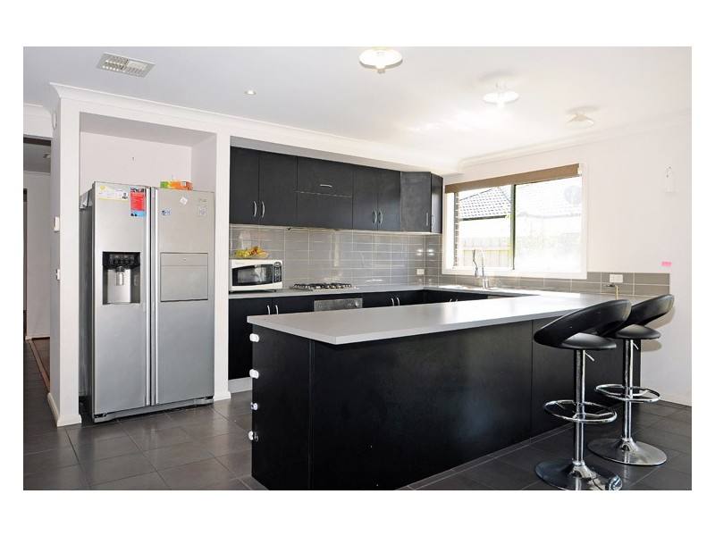 18 Lats Avenue, Carrum Downs VIC 3201