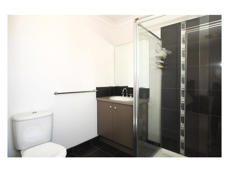 18 Lats Avenue, Carrum Downs VIC 3201
