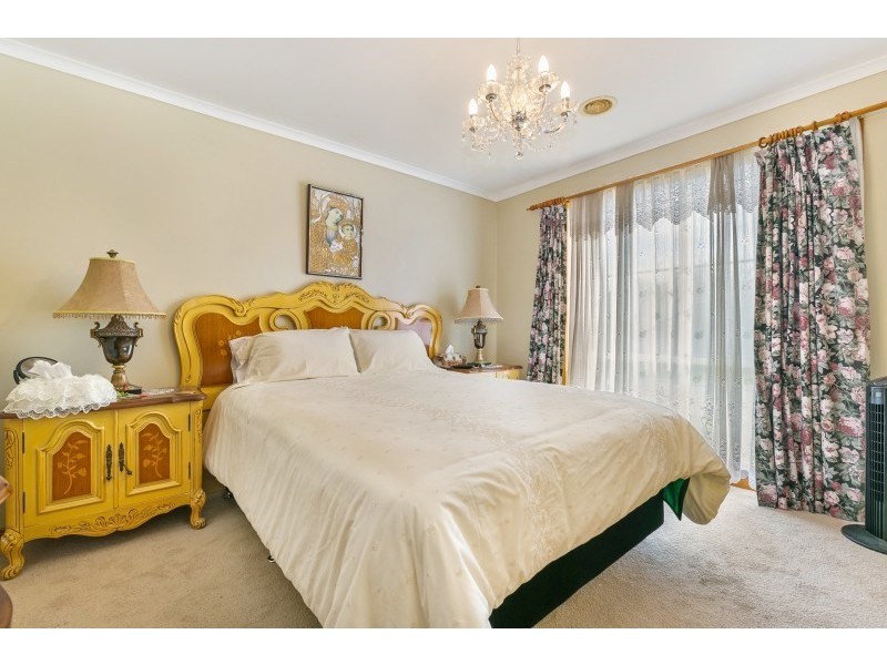 16 Fairhaven Road, Carrum Downs VIC 3201