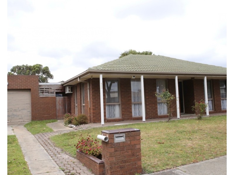 72 Lyrebird Drive, Carrum Downs VIC 3201