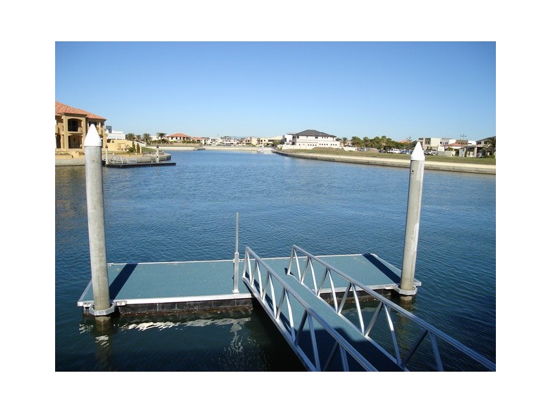 Sovereign Islands QLD 4216