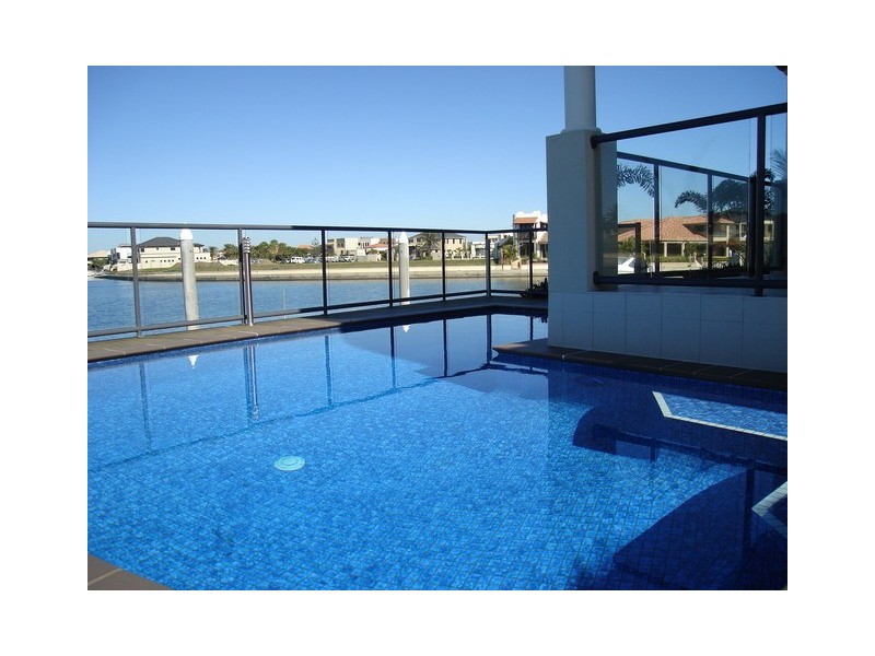 Sovereign Islands QLD 4216