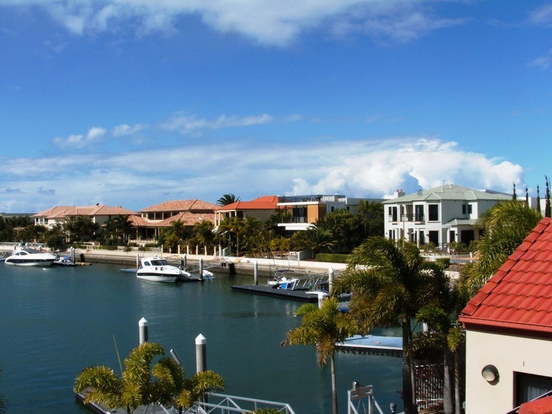 Sovereign Islands QLD 4216