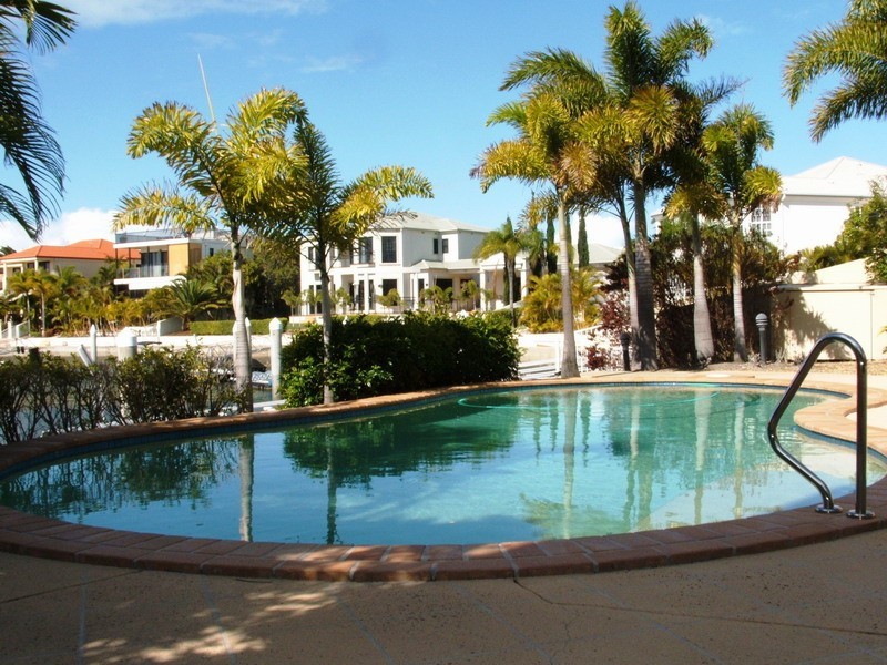 Sovereign Islands QLD 4216