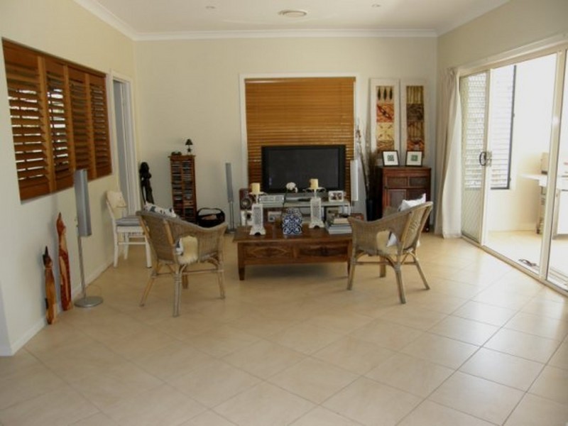 1/3 Joseph Street, Runaway Bay QLD 4216