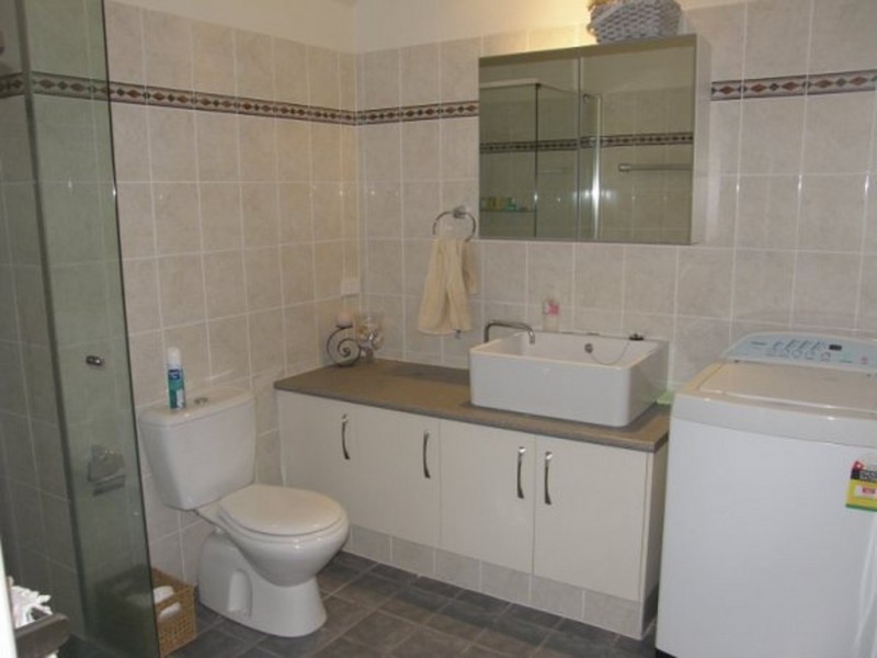 1/3 Joseph Street, Runaway Bay QLD 4216