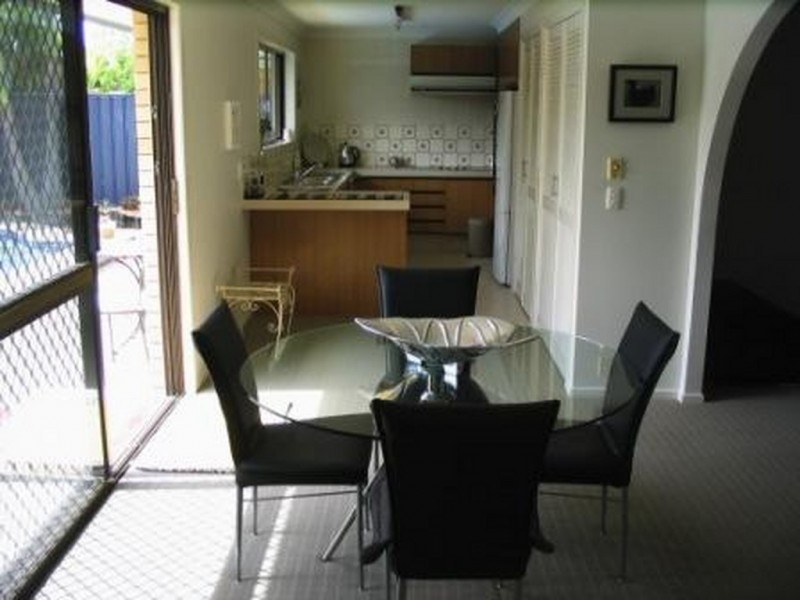 Hollywell QLD 4216