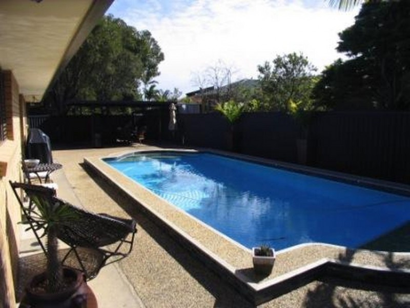 Hollywell QLD 4216