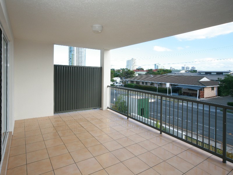 4 Proud Street, Labrador QLD 4215