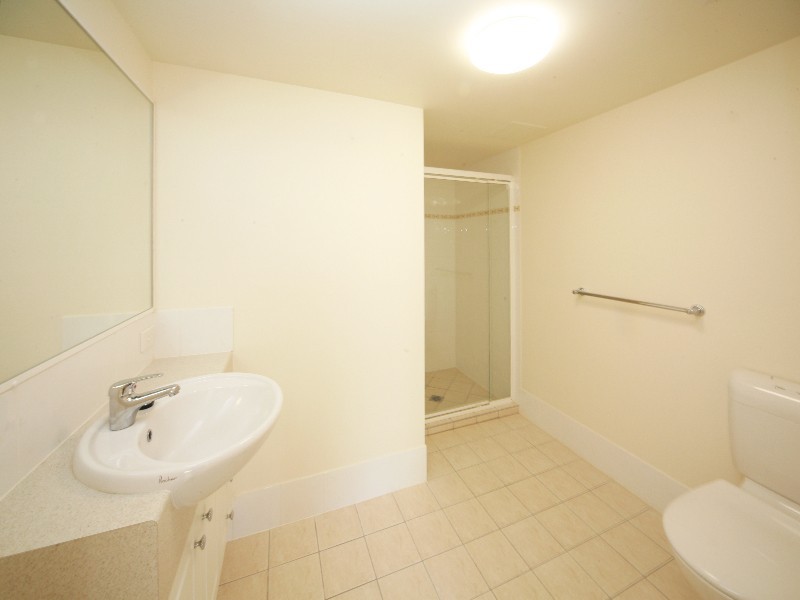 4 Proud Street, Labrador QLD 4215