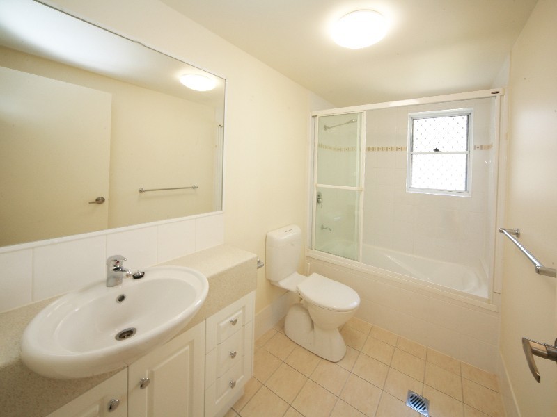 4 Proud Street, Labrador QLD 4215