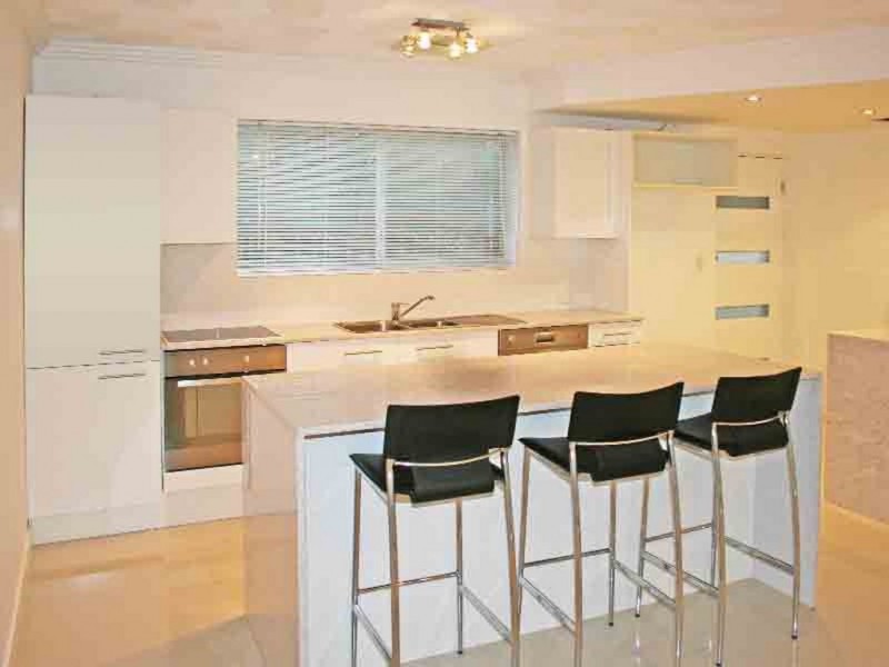 2/83 Bayview Street, Runaway Bay QLD 4216