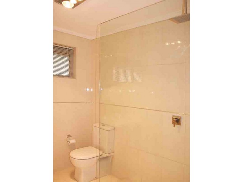 2/83 Bayview Street, Runaway Bay QLD 4216