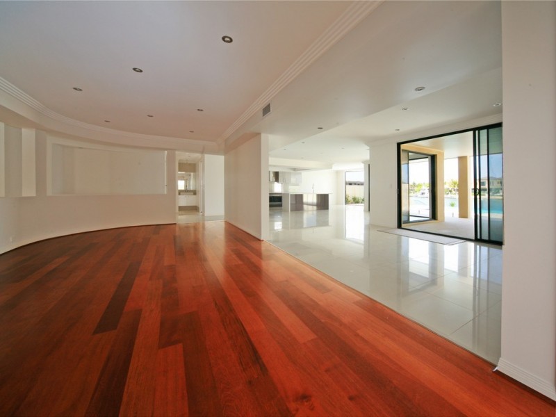 Paradise Point QLD 4216