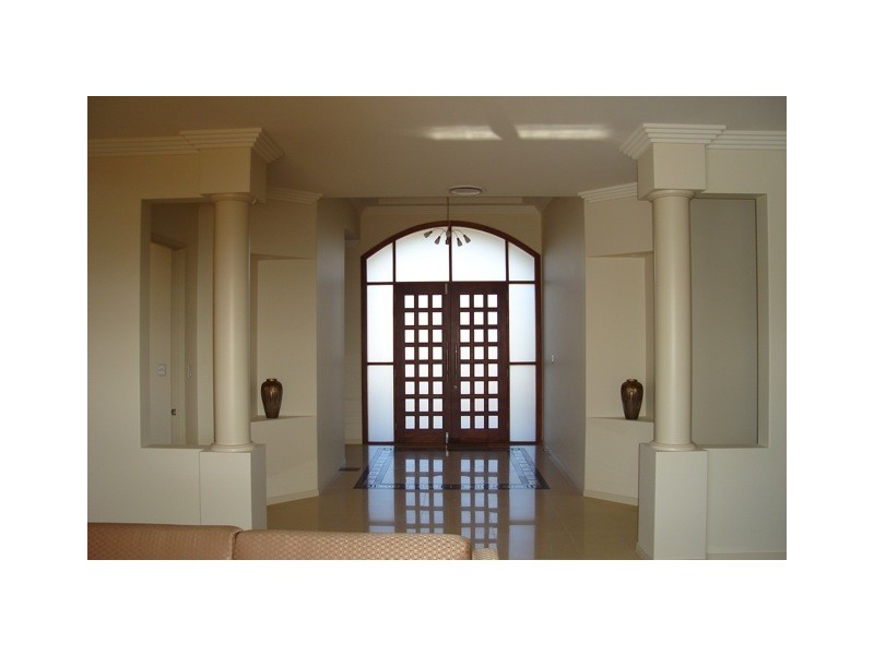 30 Middle Quay Drive, Biggera Waters QLD 4216