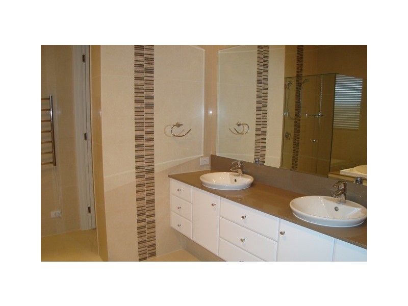 30 Middle Quay Drive, Biggera Waters QLD 4216