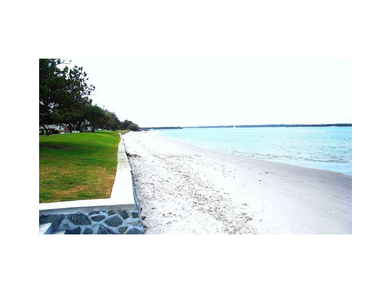 6 Anglers Esplanade, Runaway Bay QLD 4216