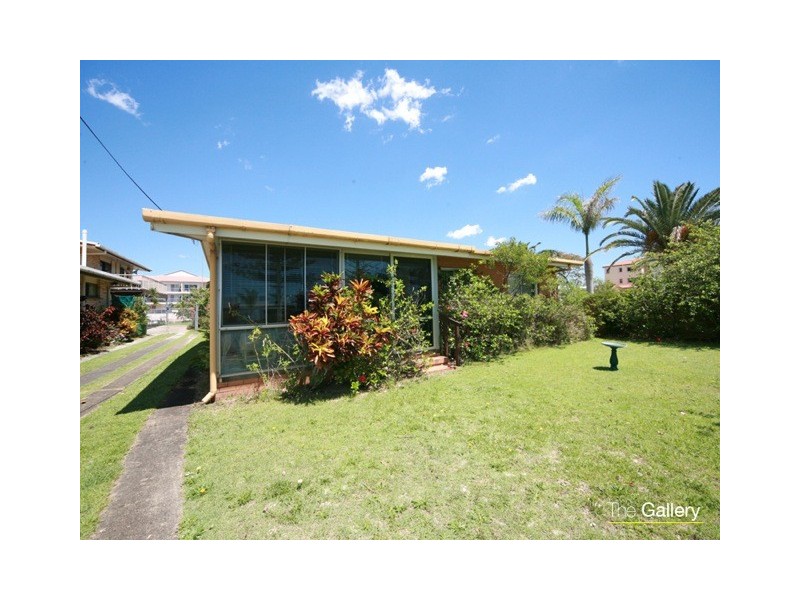 18 Oatland Esplanade, Runaway Bay QLD 4216