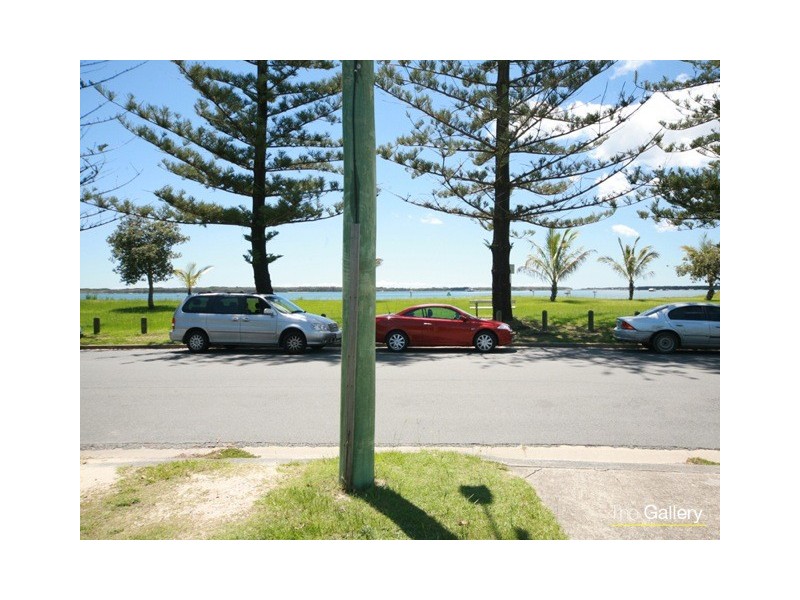 18 Oatland Esplanade, Runaway Bay QLD 4216