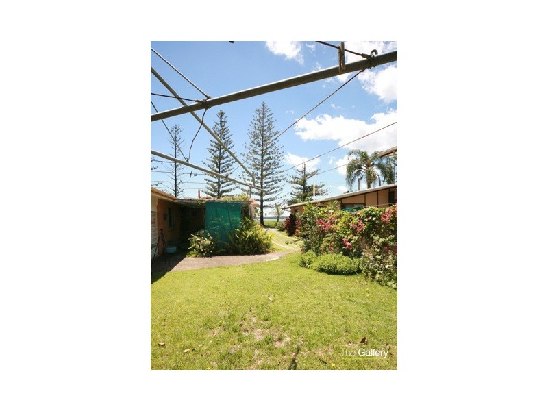 18 Oatland Esplanade, Runaway Bay QLD 4216