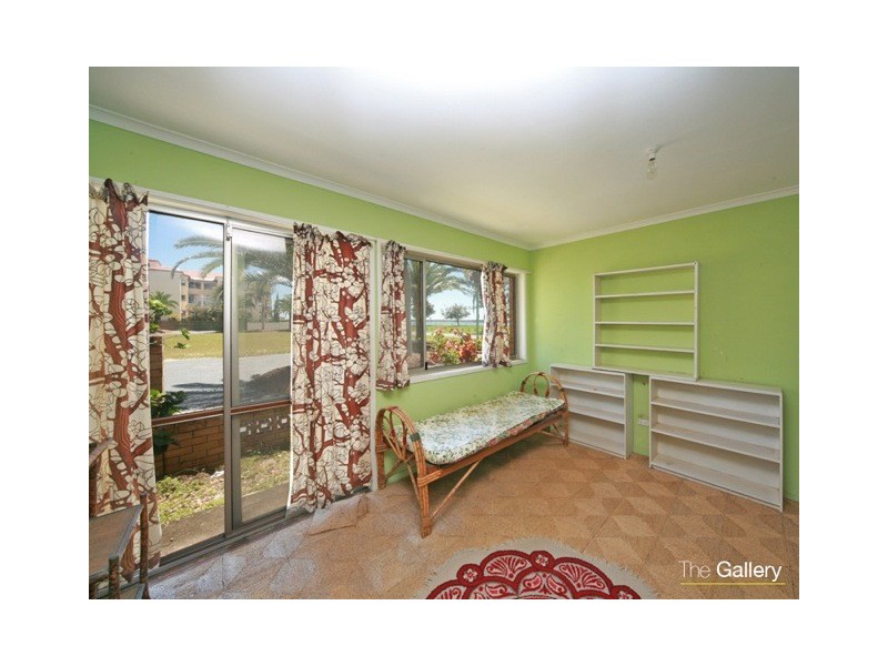 18 Oatland Esplanade, Runaway Bay QLD 4216