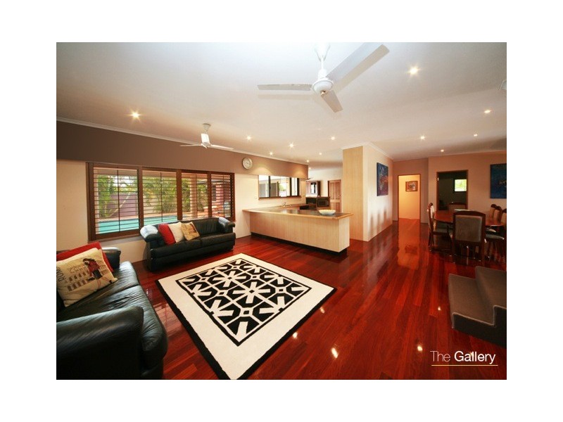 19 Wewak Avenue, Runaway Bay QLD 4216