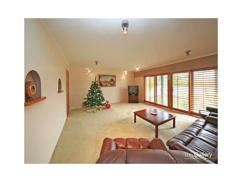 19 Wewak Avenue, Runaway Bay QLD 4216