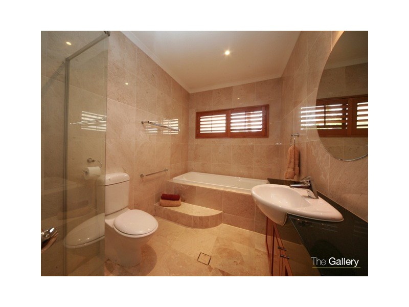 19 Wewak Avenue, Runaway Bay QLD 4216