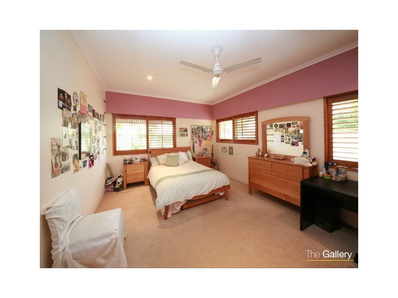 19 Wewak Avenue, Runaway Bay QLD 4216
