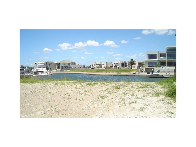 39 Knightsbridge Parade, Sovereign Islands QLD 4216