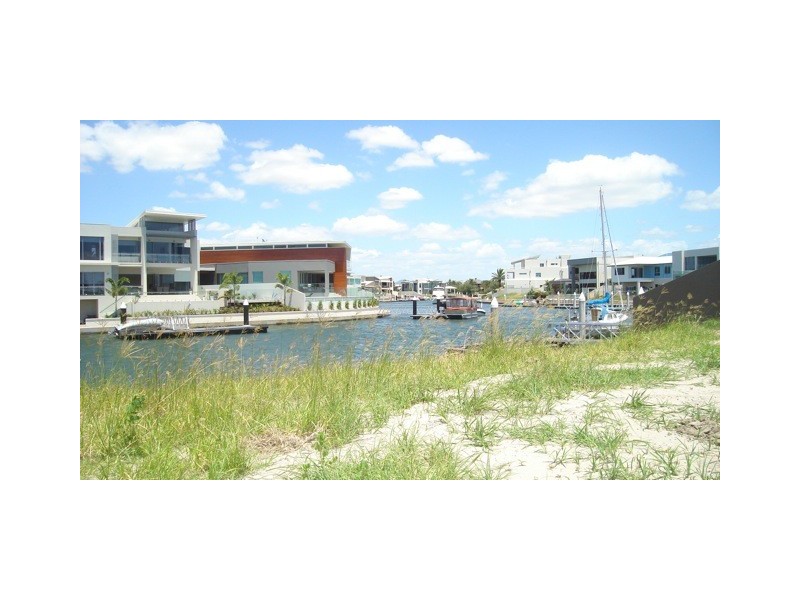 39 Knightsbridge Parade, Sovereign Islands QLD 4216