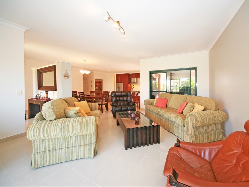 25  Tristan Court, Benowa QLD 4217