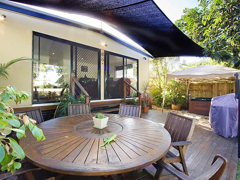 53 Mungera Street, Runaway Bay QLD 4216