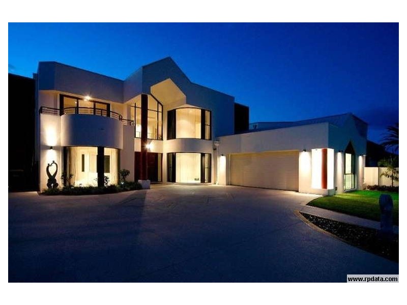 Sovereign Islands QLD 4216