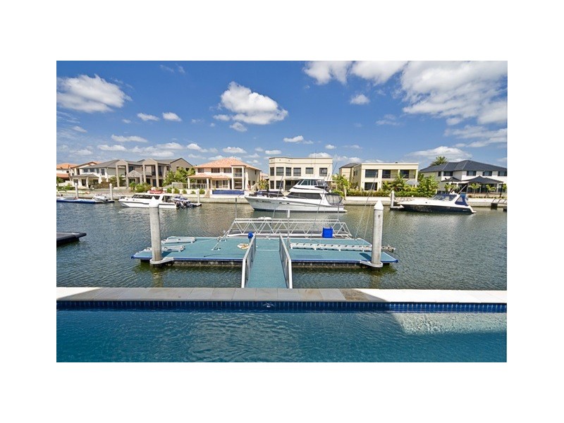 Sovereign Islands QLD 4216