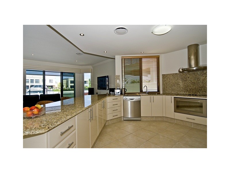 Sovereign Islands QLD 4216