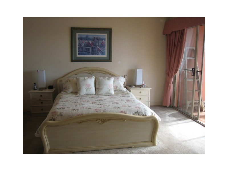 Hope Island QLD 4212