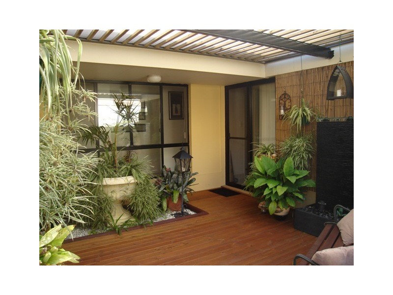 Coombabah QLD 4216