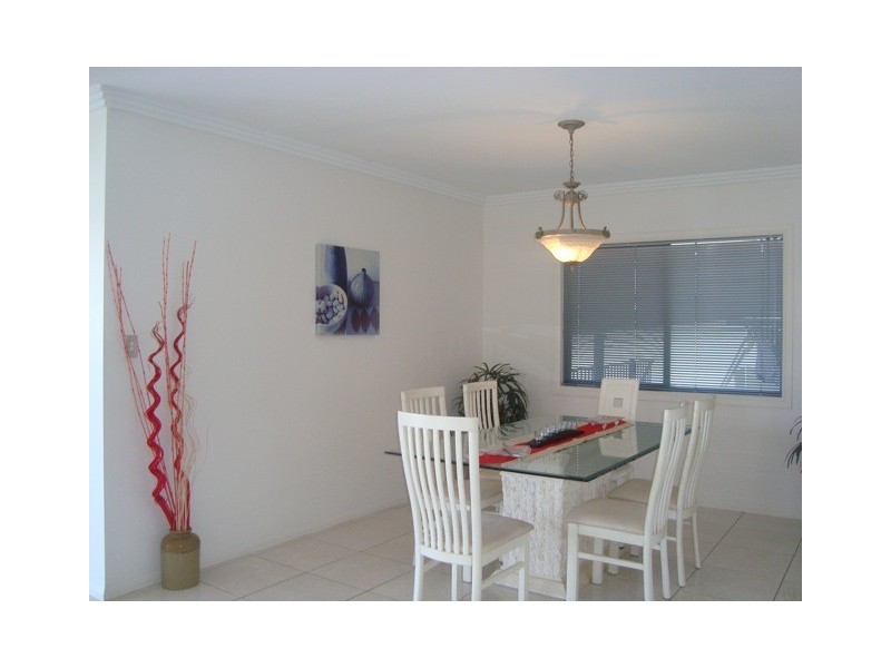 17 Ferrymans Court, Helensvale QLD 4212
